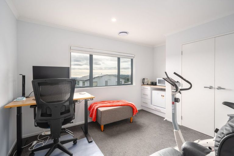 Photo of property in 4 Antigua Way, Grenada Village, Wellington, 6037