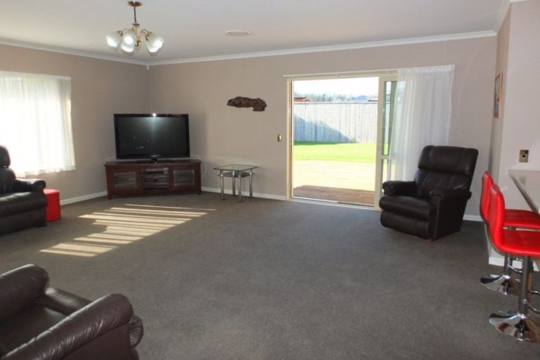 Photo of property in 8 Teppett Place, Foxton Beach, Foxton, 4815