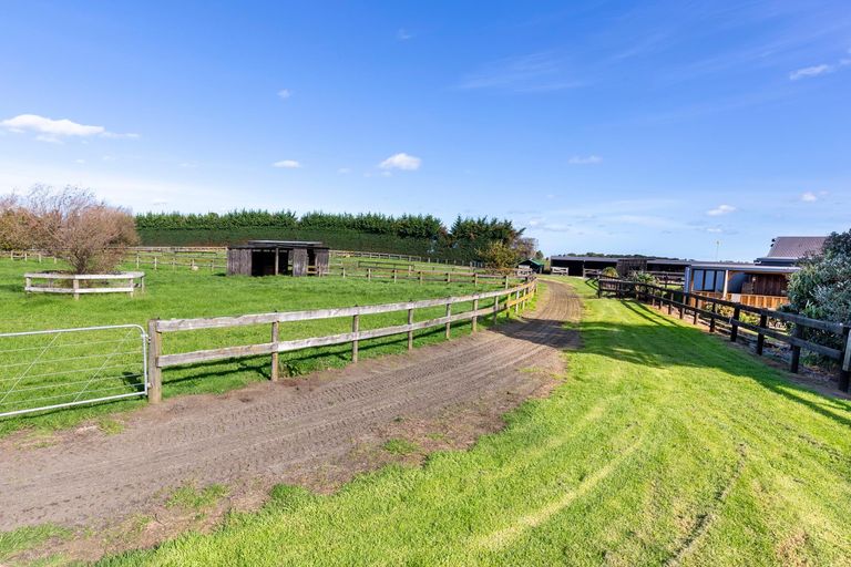Photo of property in 1189 Glenbrook Road, Glenbrook, Waiuku, 2681