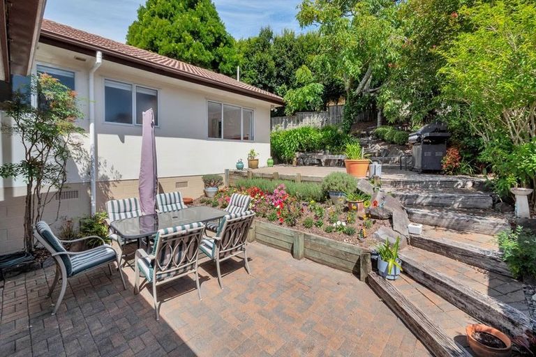 Photo of property in 9 Phoebe Meikle Place, Torbay, Auckland, 0630