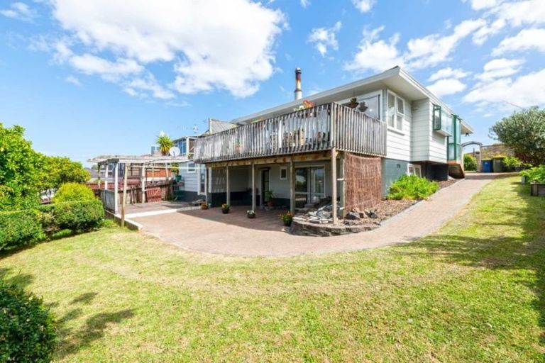 Photo of property in 36 Butterworth Drive, Glendene, Auckland, 0602