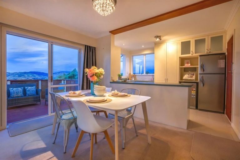 Photo of property in 2 Karoro Place, Paremata, Porirua, 5024