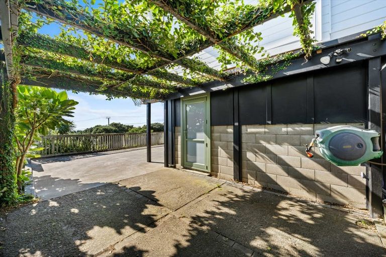 Photo of property in 3 Edwin Mitchelson Road, Muriwai, Waimauku, 0881