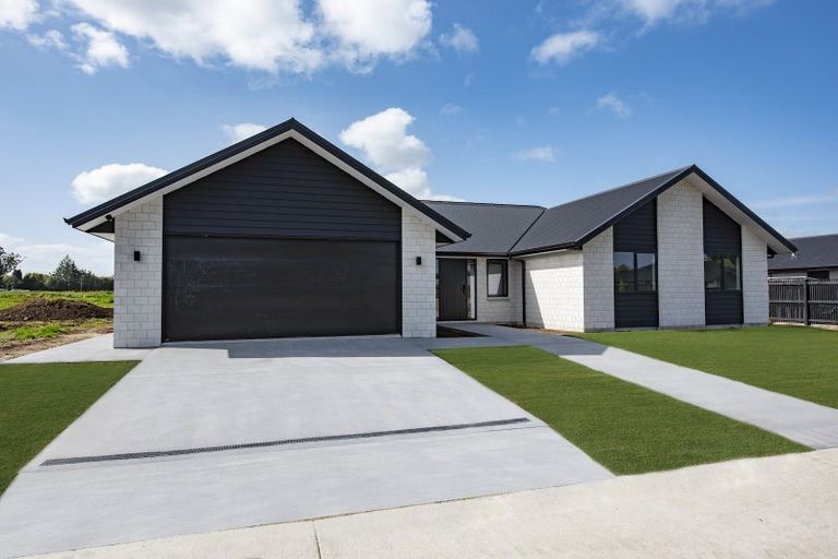 Photo of property in 2/130 Richmond Street, Petone, Lower Hutt, 5012