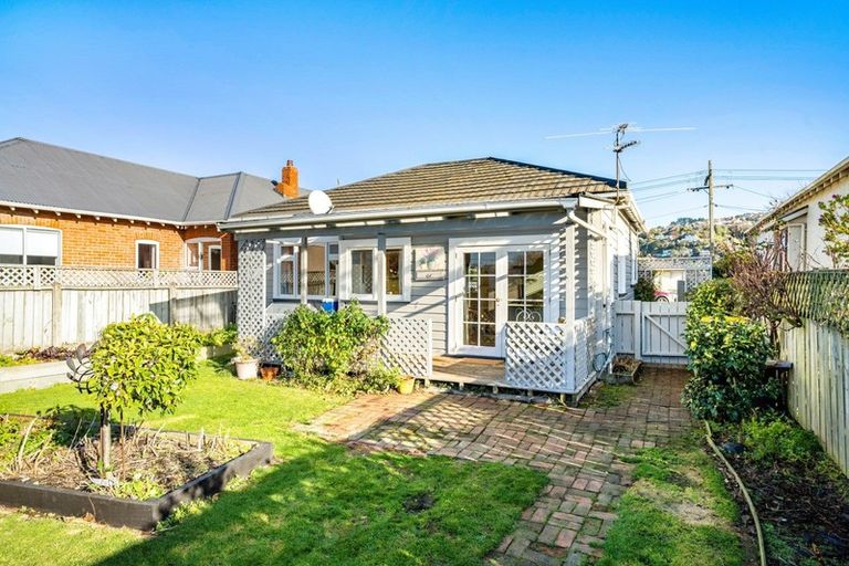 Photo of property in 5 Nile Street, Saint Clair, Dunedin, 9012