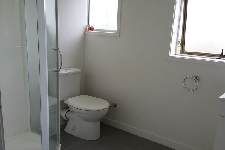Photo of property in 10/126 Lynwood Road, New Lynn, Auckland, 0600