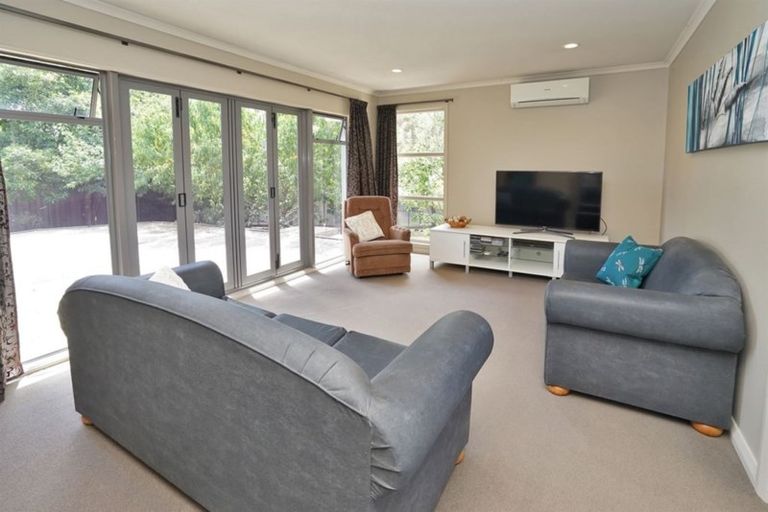 Photo of property in 10 Pulham Crescent, Queenwood, Hamilton, 3210