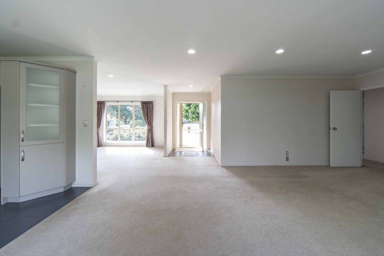 Photo of property in 27 Whitney Place, Rototuna North, Hamilton, 3210