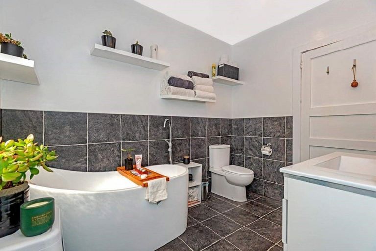 Photo of property in 10 Bayly Street, Te Hapara, Gisborne, 4010