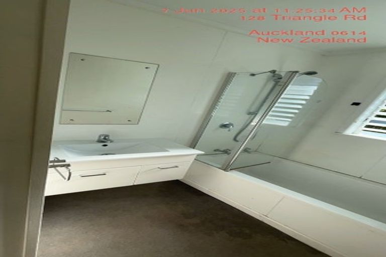 Photo of property in 1/128 Triangle Road, Massey, Auckland, 0614