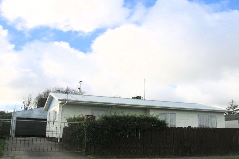 Photo of property in 11 Chatsworth Place, Highbury, Palmerston North, 4412