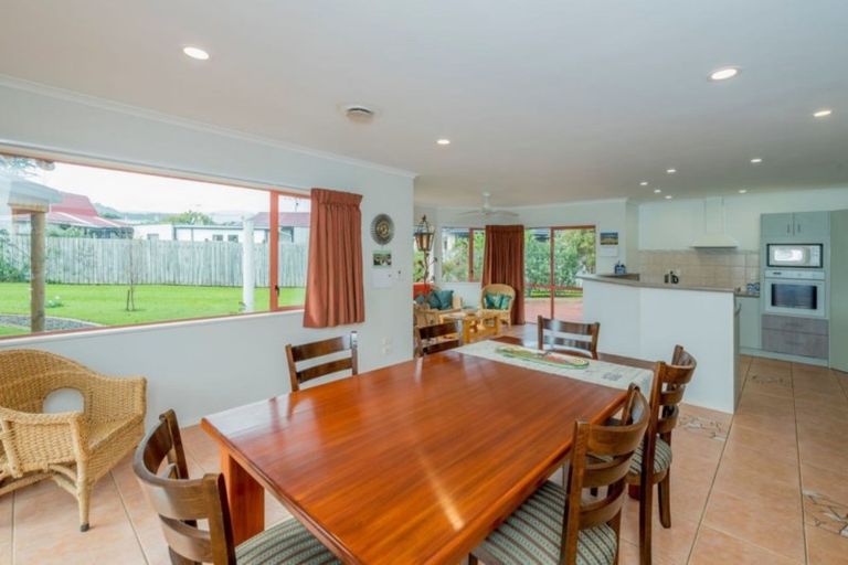 Photo of property in 7 Tararua Crescent, Otaki, 5512
