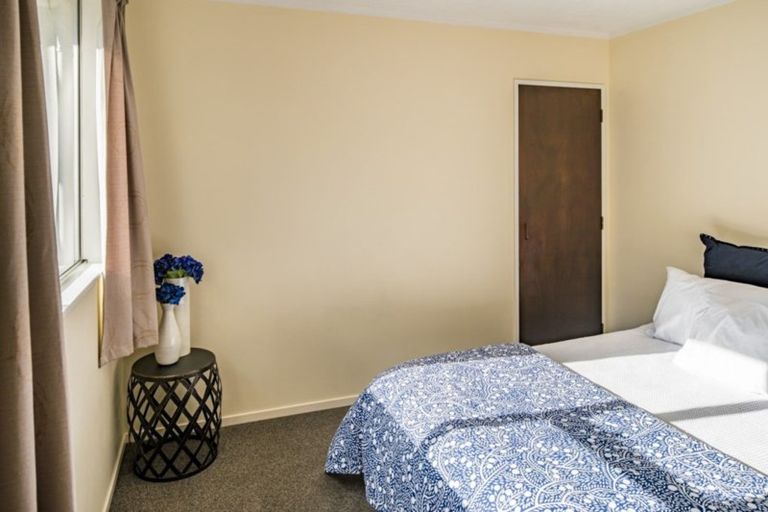 Photo of property in 23 Woolwich Close, Whitby, Porirua, 5024