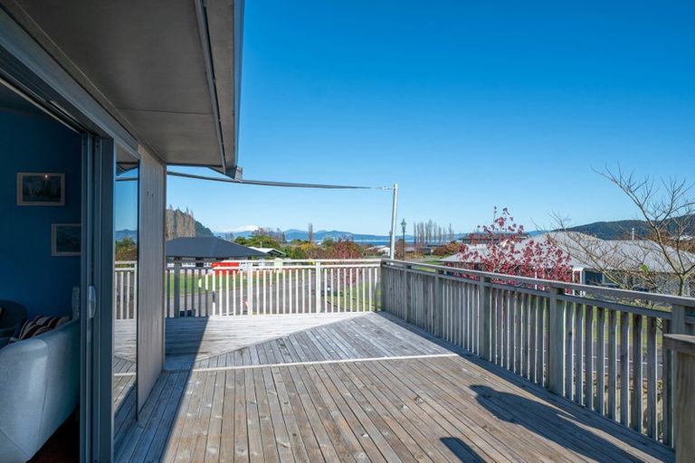 Photo of property in 136 Lisland Drive, Kinloch, Taupo, 3377