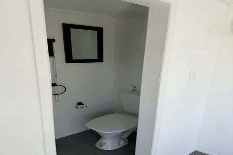 Photo of property in 28 Elliston Crescent, Stanmore Bay, Whangaparaoa, 0932