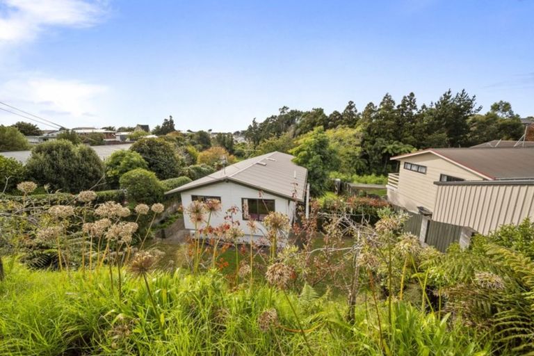 Photo of property in 40 Omata Road, Marfell, New Plymouth, 4310