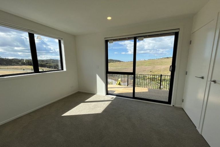 Photo of property in 1/23 Makomako Drive, Orewa, 0931