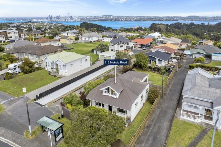 Photo of property in 116 Mokoia Road, Chatswood, Auckland, 0626