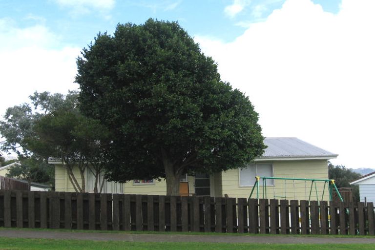 Photo of property in 8 Surprise Place, Cannons Creek, Porirua, 5024