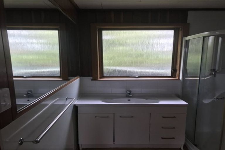 Photo of property in 2/24 Tango Place, Henderson, Auckland, 0610