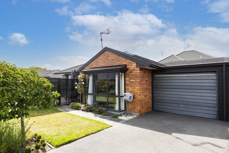 Photo of property in 2/22 Leander Street, Northcote, Christchurch, 8052