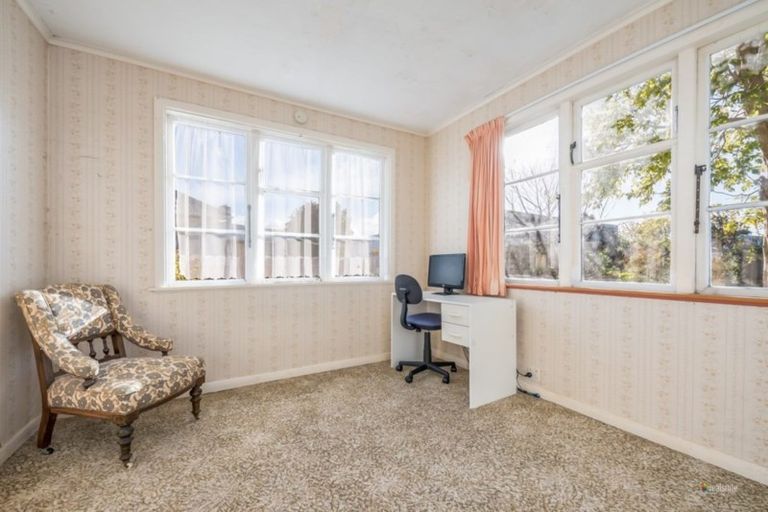 Photo of property in 15 Melvill Grove, Waterloo, Lower Hutt, 5011