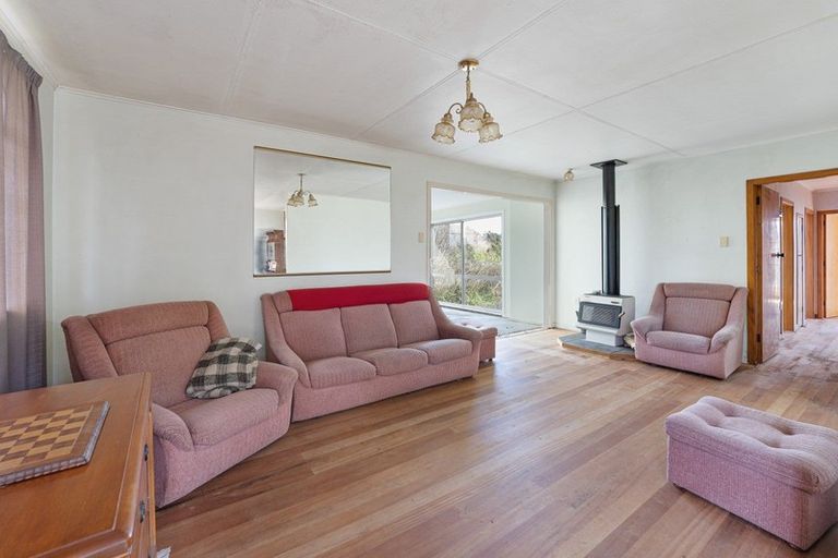 Photo of property in 1347 Devon Road, Brixton, Waitara, 4382