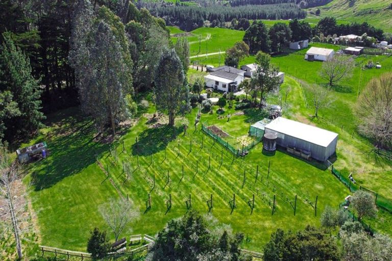 Photo of property in 100 Macgibbon Road, Waitahora, Dannevirke, 4971