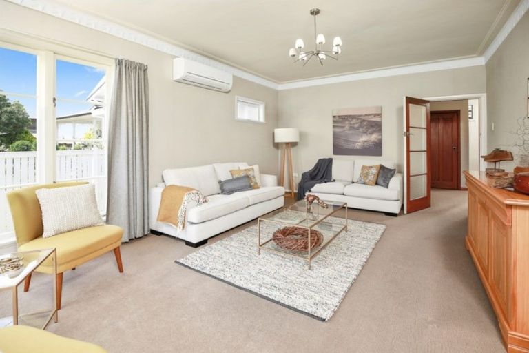 Photo of property in 53 Carey Street, Maeroa, Hamilton, 3200