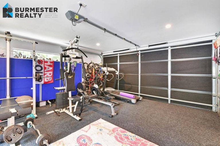 Photo of property in 10 St Julia Court, Helensville, 0800