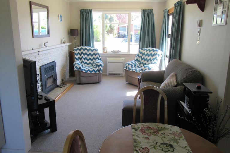 Photo of property in 14 Oxford Street, Waimate, 7924