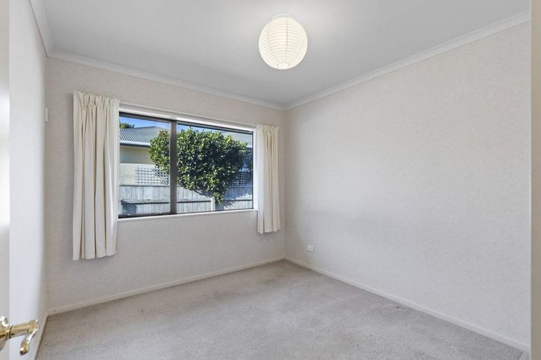 Photo of property in 110 Pahiatua Street, Hokowhitu, Palmerston North, 4410