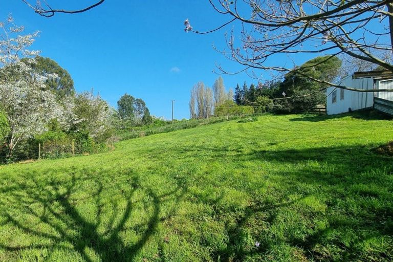 Photo of property in 223 Heatherlea East Road, Levin, 5571