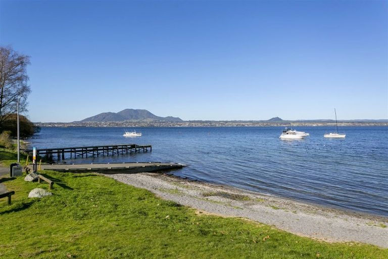 Photo of property in 3a Dorothy Drive, Acacia Bay, Taupo, 3330