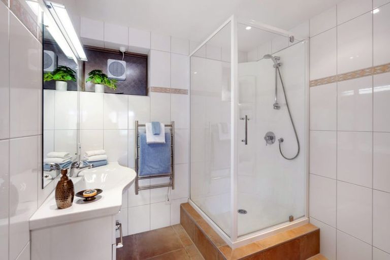 Photo of property in 97a Hinemoa Street, Birkenhead, Auckland, 0626