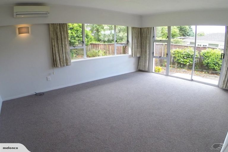 Photo of property in 2/11 Ashdown Place, Pahurehure, Papakura, 2113