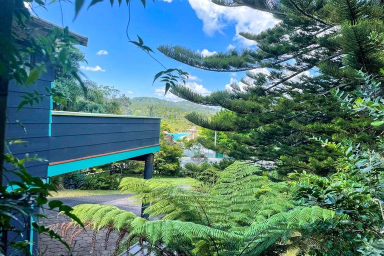 Photo of property in 223 Woodlands Park Road, Titirangi, Auckland, 0604