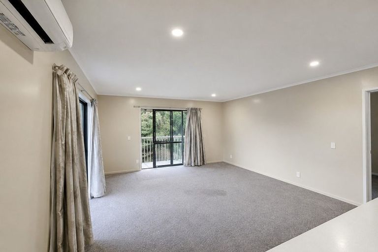 Photo of property in 2/5 Rothwell Street, Titahi Bay, Porirua, 5022