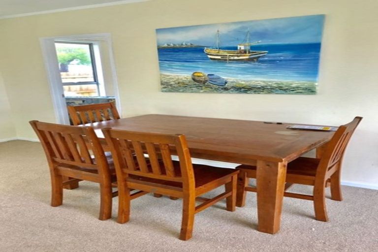 Photo of property in 4 Karo Place, Glendene, Auckland, 0602