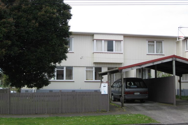 Photo of property in 32 Cook Street, Marfell, New Plymouth, 4310