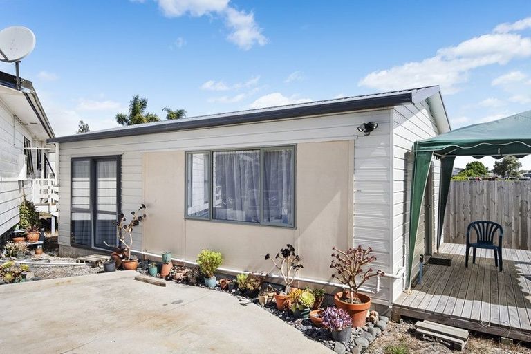 Photo of property in 27 Kowhai Avenue, Kaiaua, Miranda, 2473
