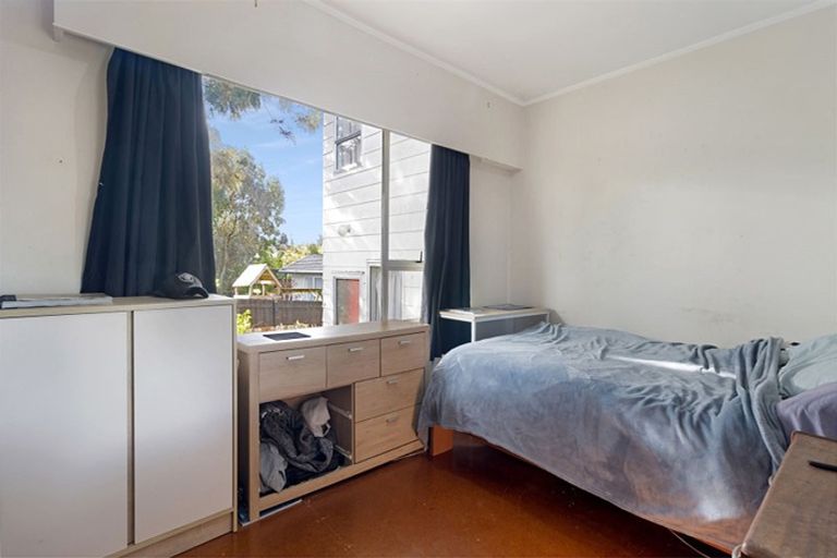 Photo of property in 28 Glynnbrooke Street, Te Atatu South, Auckland, 0610