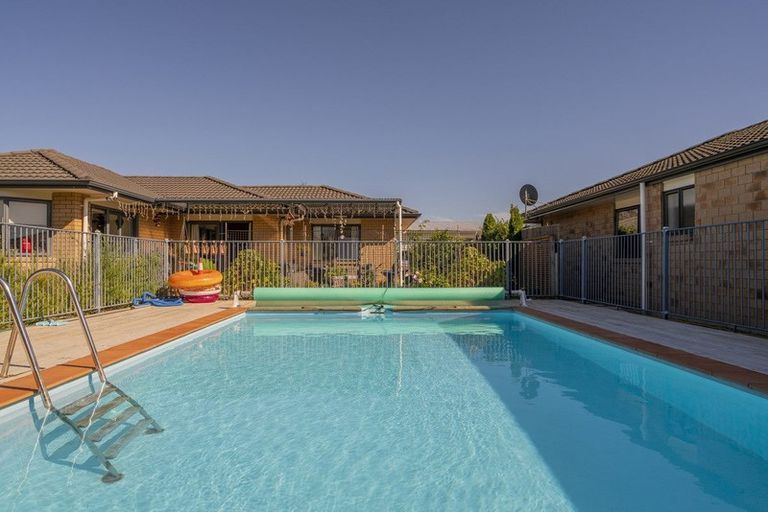 Photo of property in Mayfair Gardens, 3/2 Mayfair Close, Whitianga, 3510