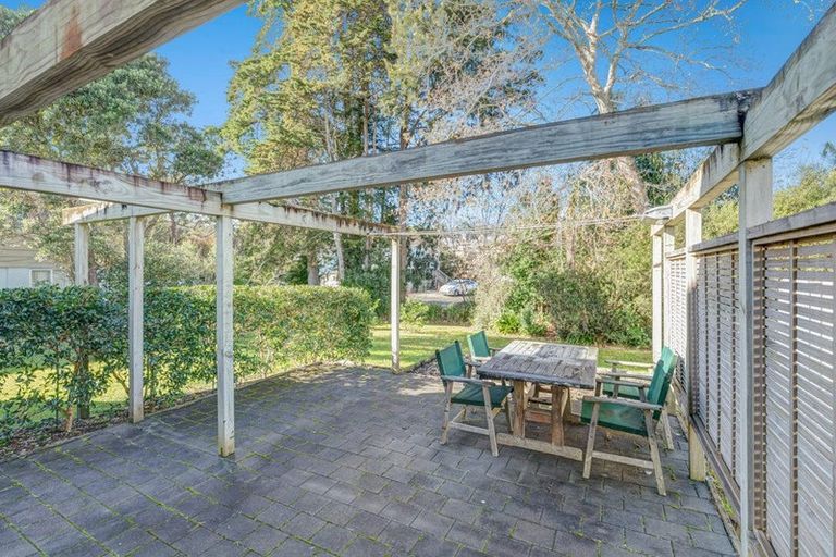 Photo of property in 9 Woodstock Road, Forrest Hill, Auckland, 0620