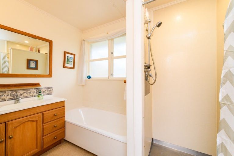 Photo of property in 14 Innes Place, Roslyn, Palmerston North, 4414