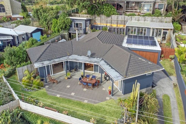 Photo of property in 94 Messenger Terrace, Oakura, 4314