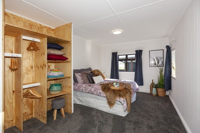 Photo of property in 17 Old Coach Road South, Otaki Beach, Otaki, 5512