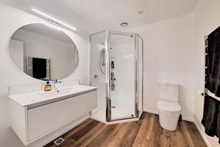 Photo of property in 11 Joseph Bolton Crescent, Wallaceville, Upper Hutt, 5018