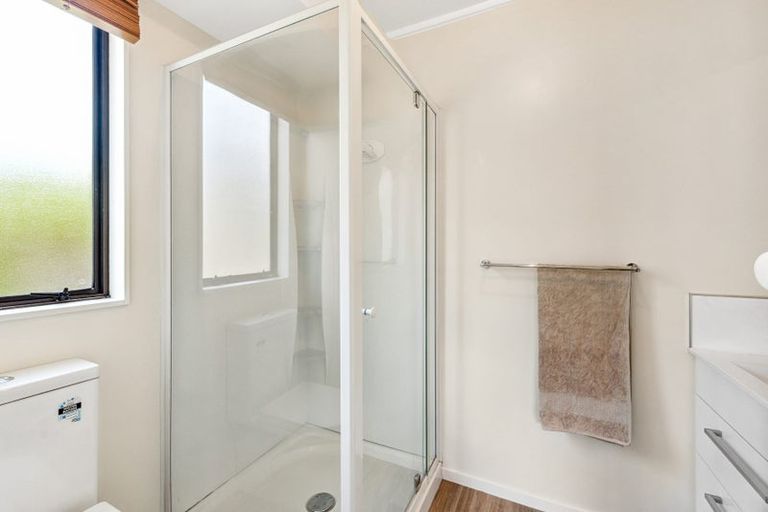 Photo of property in 15 Puketai Place, Pukerua Bay, 5026