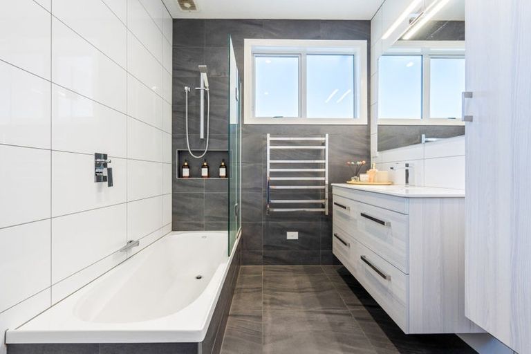 Photo of property in 18 Thames Street, Mosgiel, 9024